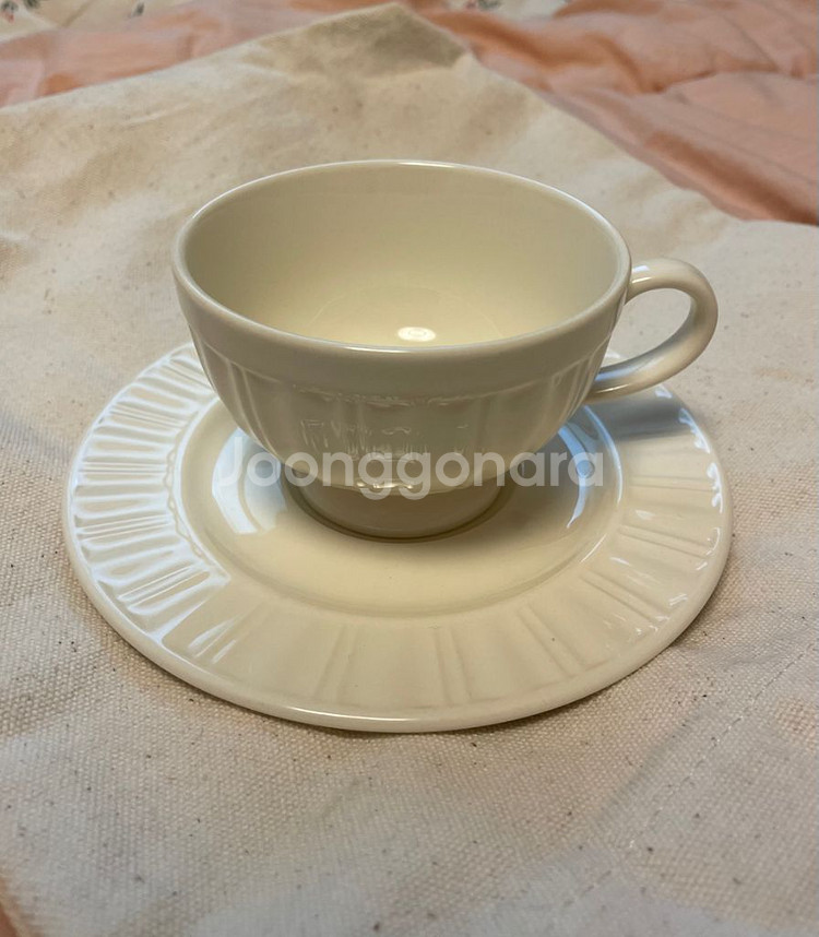 프리미엄 화이트 포슬린 양각음각 커피잔 찻잔 아스티에풍--1