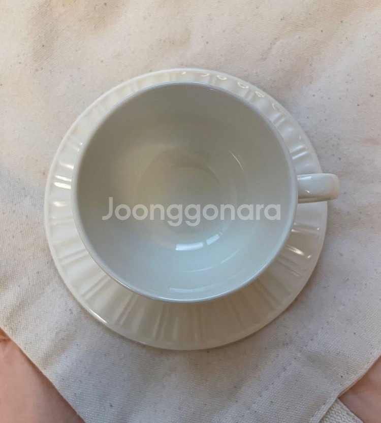 프리미엄 화이트 포슬린 양각음각 커피잔 찻잔 아스티에풍--2