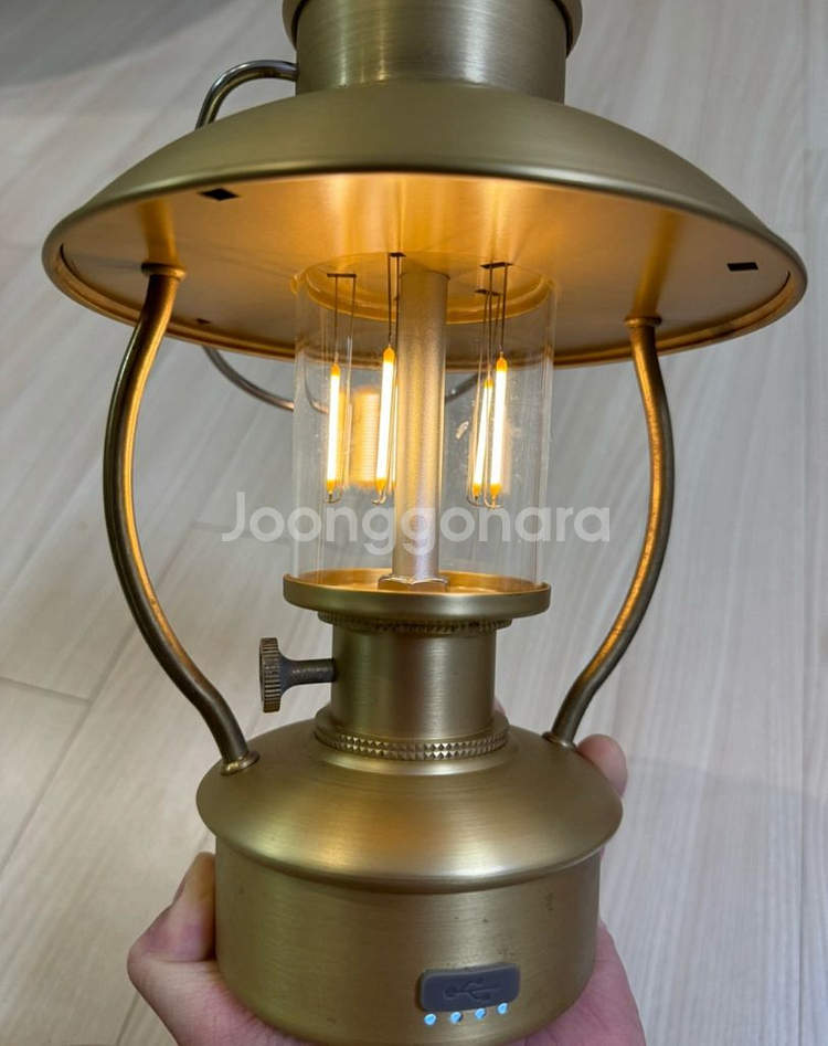 스코겐 N80 황동랜턴 + 가방 포함 판매합니다(가격다운)--0