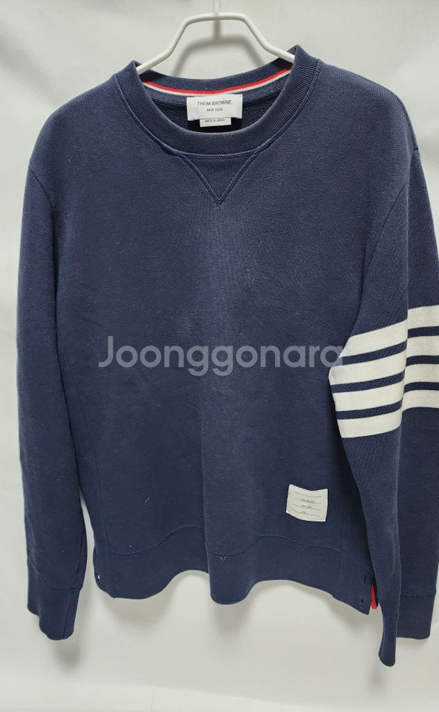 (4사이즈) 톰브라운 사선완장 맨투맨 네이비--0