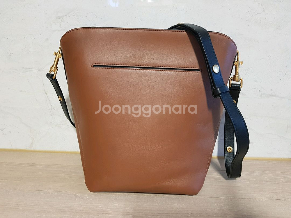 빈폴 스윙 버킷백--1