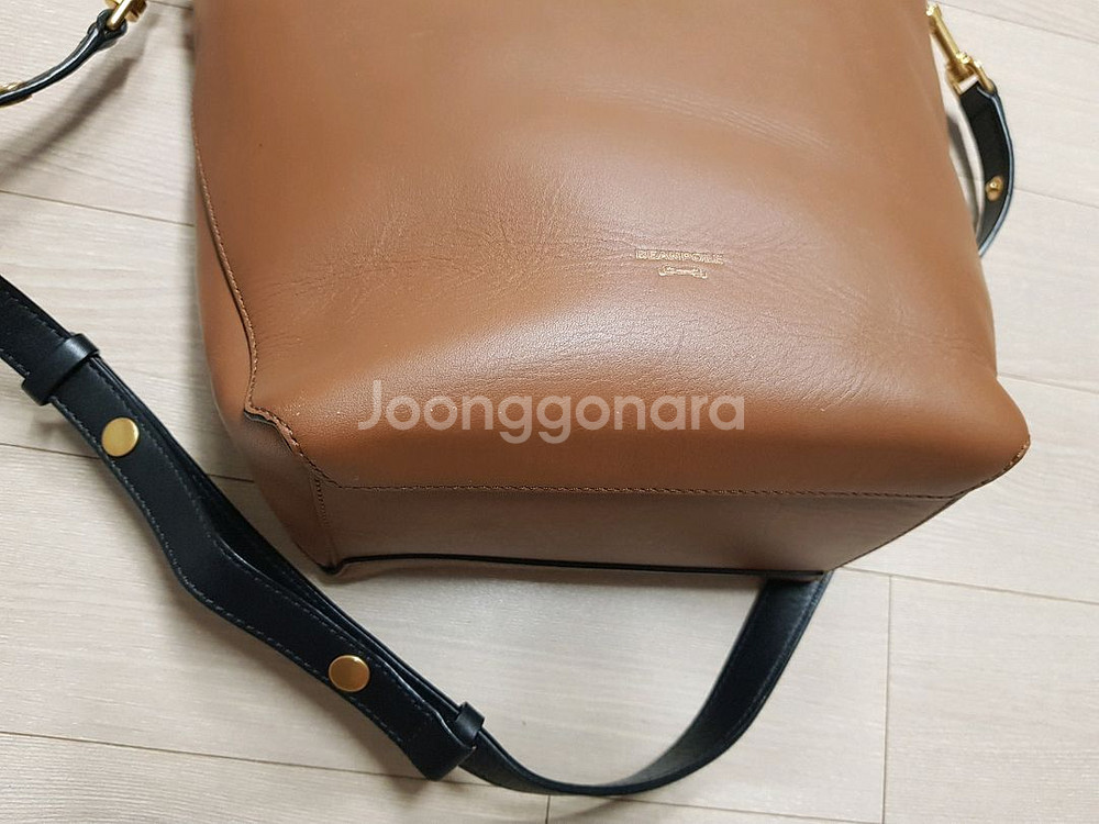 빈폴 스윙 버킷백--3