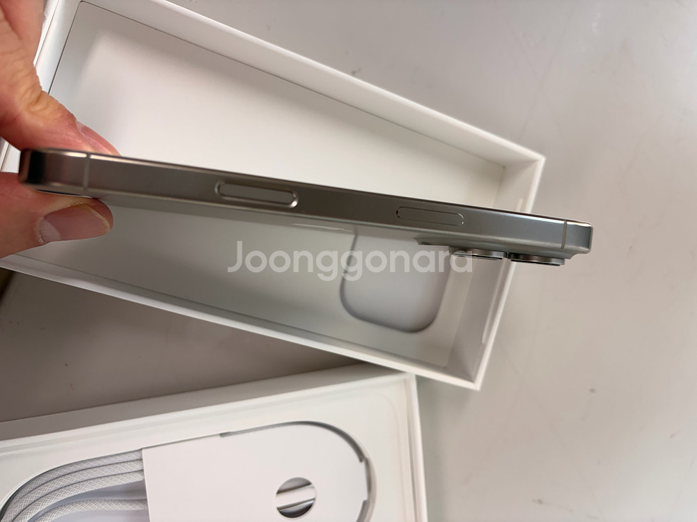 아이폰16 프로 내추럴티탄 128G 리퍼미사용--2