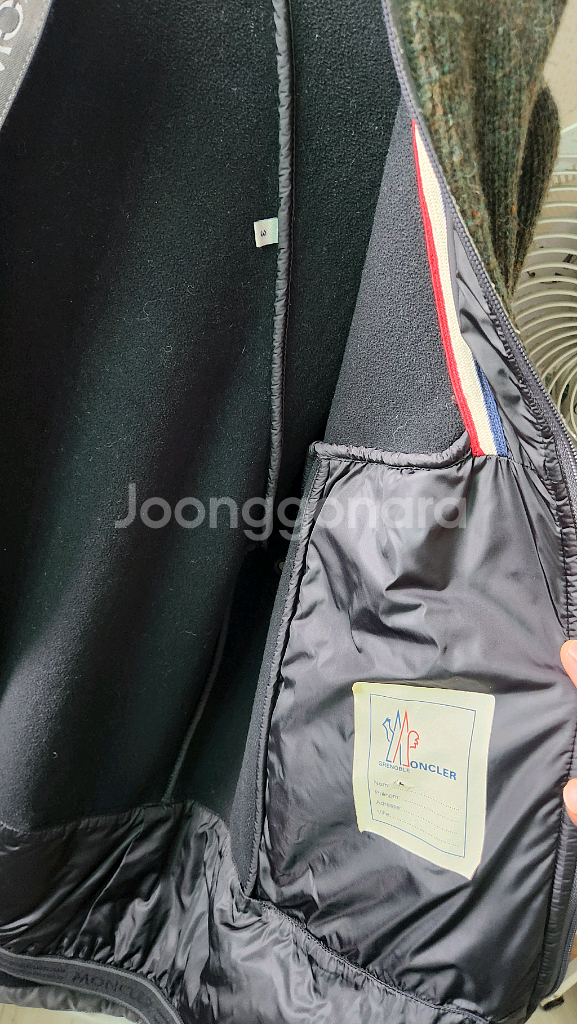 정품.10회미만 착용 새상품급 몽클레어 모직후드 패딩~3사이즈--7