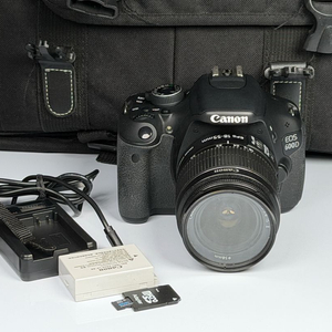 캐논 EOS 600D DSLR 카메라