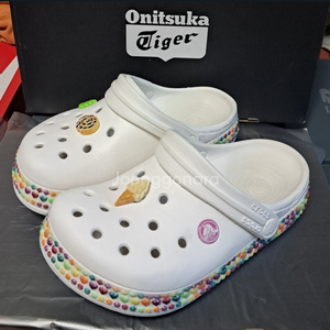 크록스J2 210사이즈 지비츠포함 하트크록스