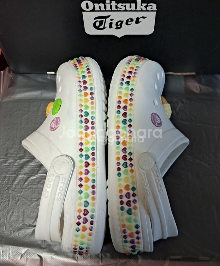 크록스J2 210사이즈 지비츠포함 하트크록스--7