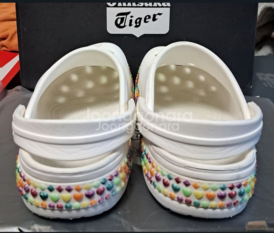 크록스J2 210사이즈 지비츠포함 하트크록스--5