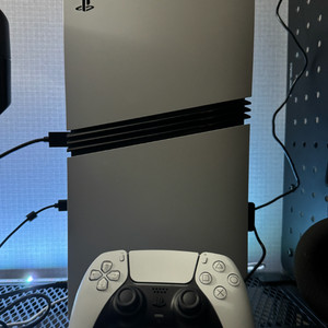 PS5 프로 본체 + 컨트롤러