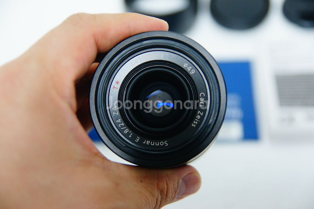 [소니] 칼이사 SEL 24mm f1.8 팝니다.--3