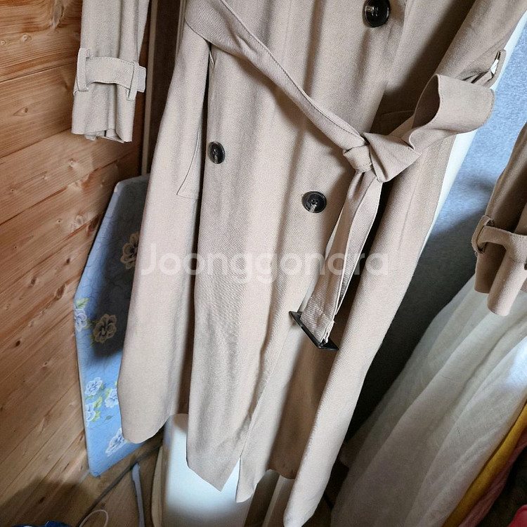 촤르르 떨어지는 트렌치코트--2