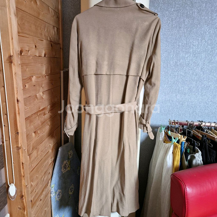 촤르르 떨어지는 트렌치코트--4