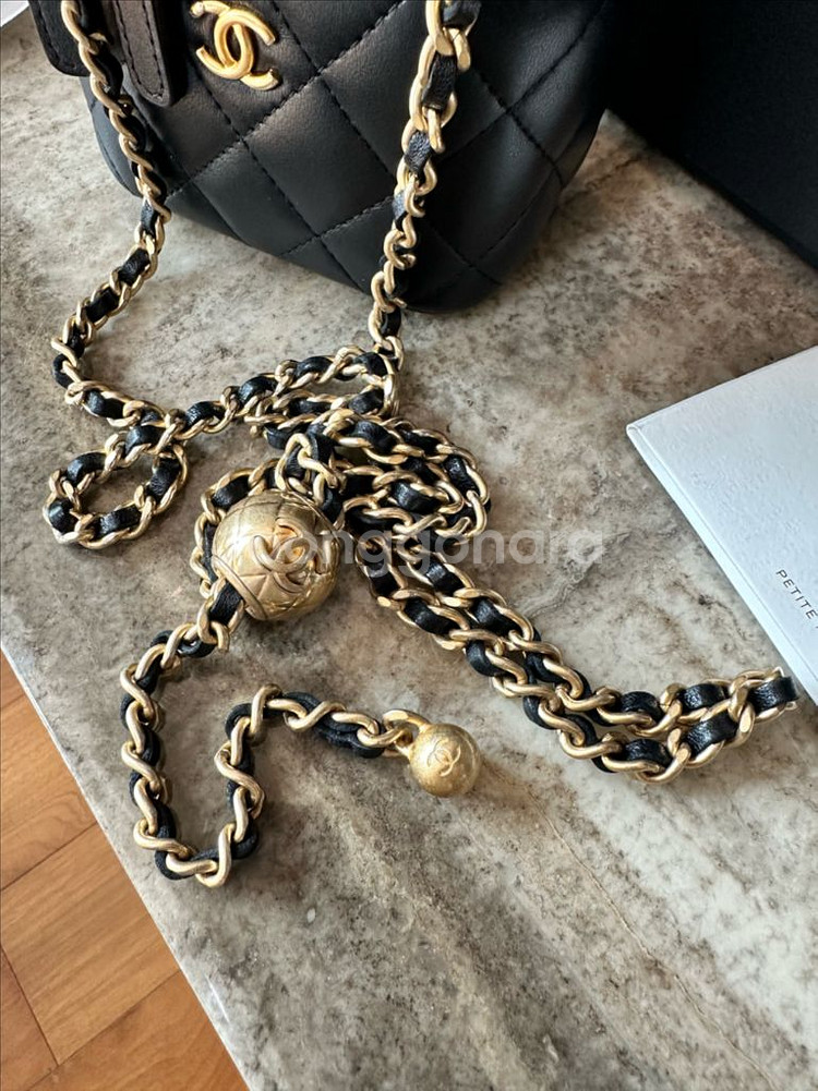 샤넬 골드볼 미니 베니티 블랙 ( 정사각 )--3