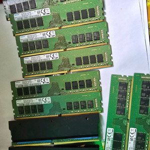 삼성전자 DDR4 32GB PC4 - 3200 데스크탑 메모리 램 총4개