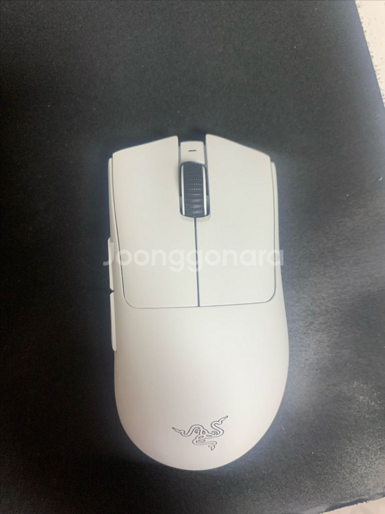 레이저 데스에더v3 pro 화이트 상태ss급 싸게판매합니다--0