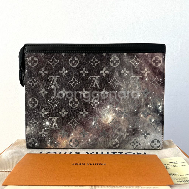 [S급/한정판] 루이비통 갤럭시 포쉐트 보야주 클러치백 가방 M44448--1