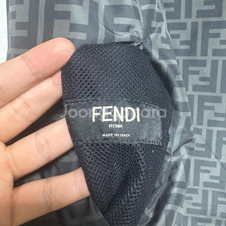 [새상품급] 펜디 리버서블 양면 바람막이--2