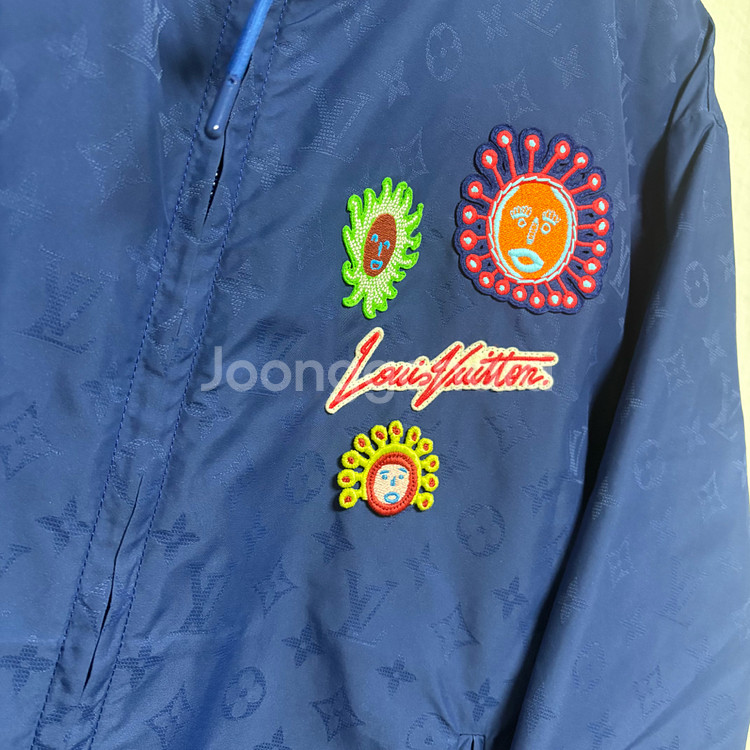 [52/백화점판/새상품급] 루이비통 쿠사마 바람막이--1