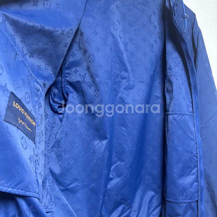 [52/백화점판/새상품급] 루이비통 쿠사마 바람막이--2