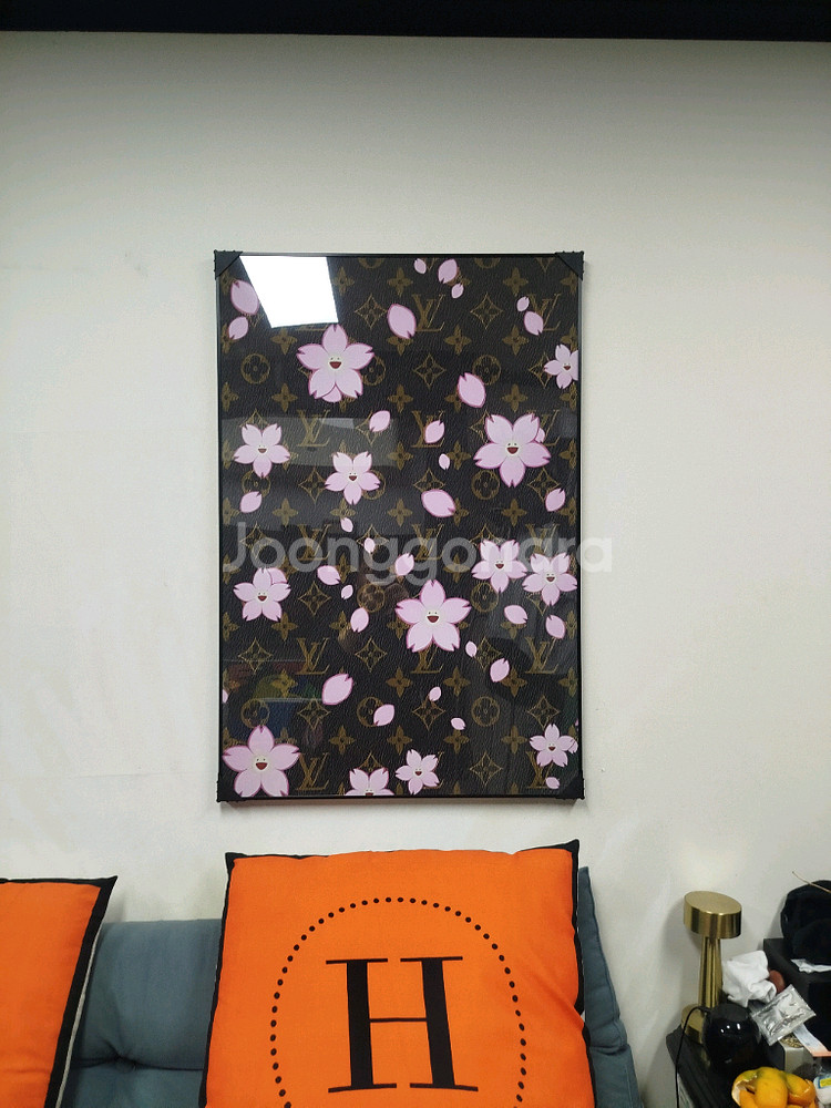 루이비통 모노그램 카이카이키키 웃는꽃 꽃그림 대형 그림 액자 팝아트 인테리어소품 인테리어액자 명품그림 명품액자--7