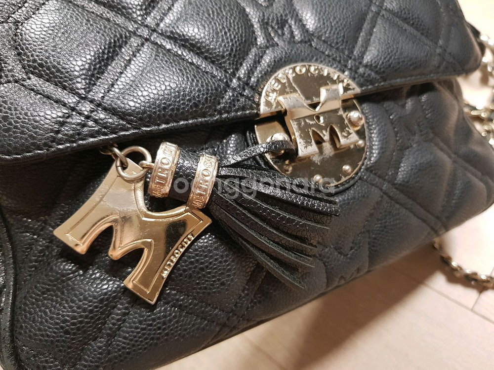 메트로시티 퀼팅 가죽 크로스백--4