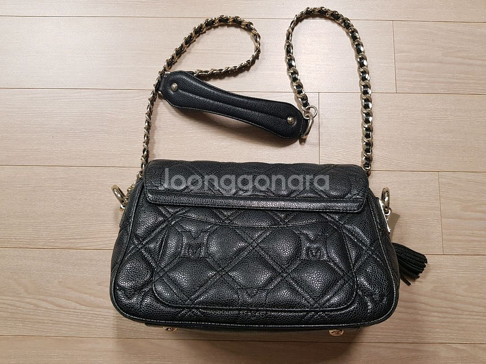 메트로시티 퀼팅 가죽 크로스백--2