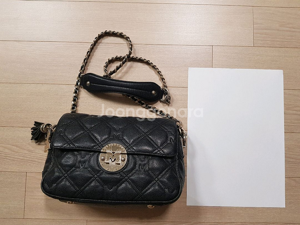 메트로시티 퀼팅 가죽 크로스백--8