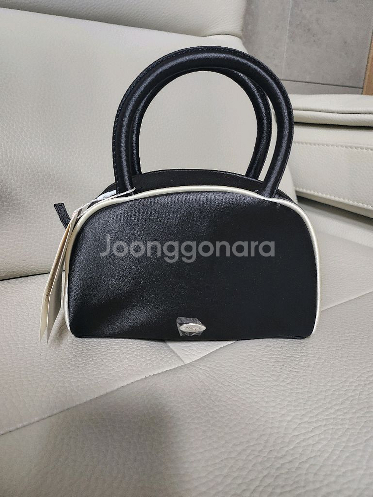 AVAM 아밤 새틴 미니 토트백 블랙--1