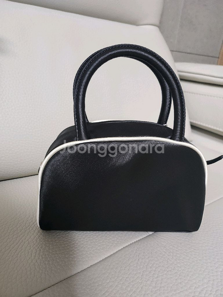 AVAM 아밤 새틴 미니 토트백 블랙--3