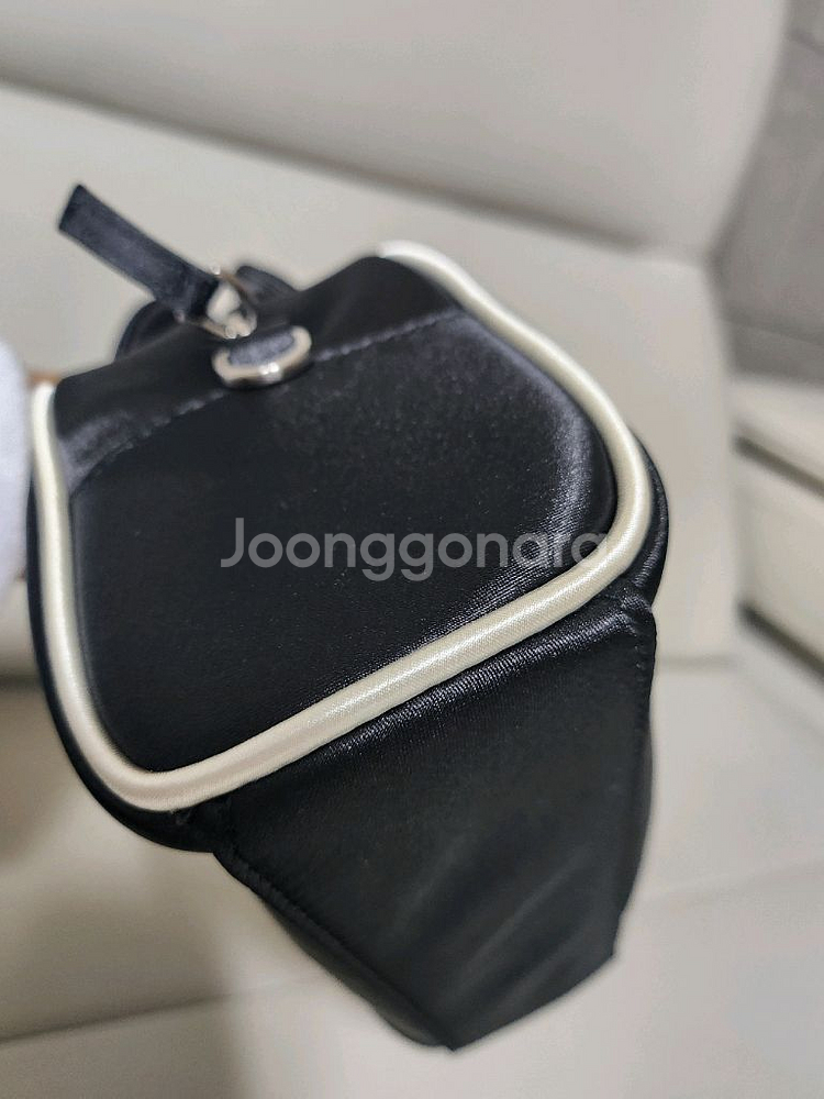 AVAM 아밤 새틴 미니 토트백 블랙--5