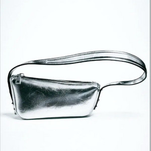 자라 실버 숄더백