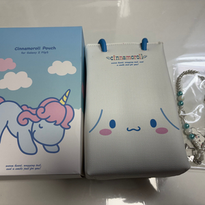 급처 Z플립5 시나모롤 에디션 한정판 파우치 & 비즈 스트랩 (미사용 새상품)
