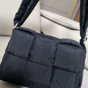 패딩가방 숄더백 크로스백 카세트백