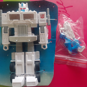 트랜스포머 옵티머스 프라임 화이트