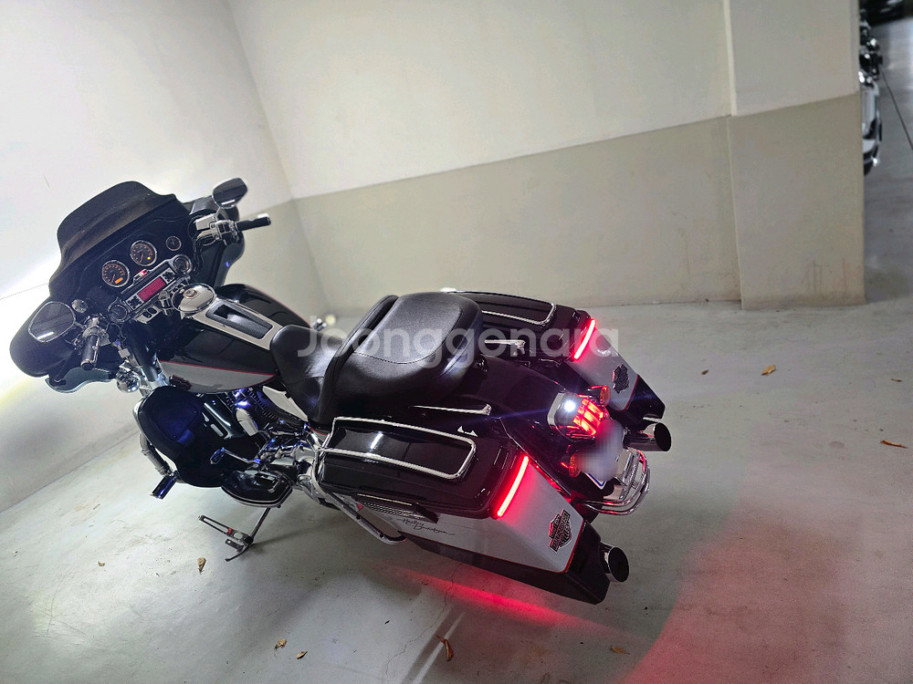 할리데이비슨 울트라--4