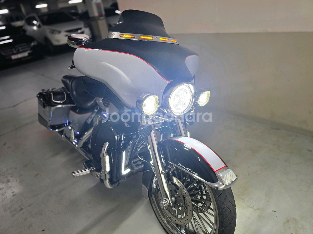 할리데이비슨 울트라--6