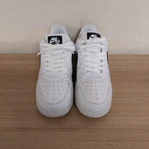 여성 나이키 에어포스1 07 운동화 (235)