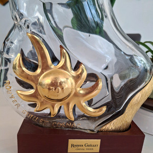 루이비통 콜라보 황금마 와인병