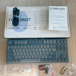 레오폴드 FC750RBT 그라파이트 저소음적축 한글 자판 팝니다.