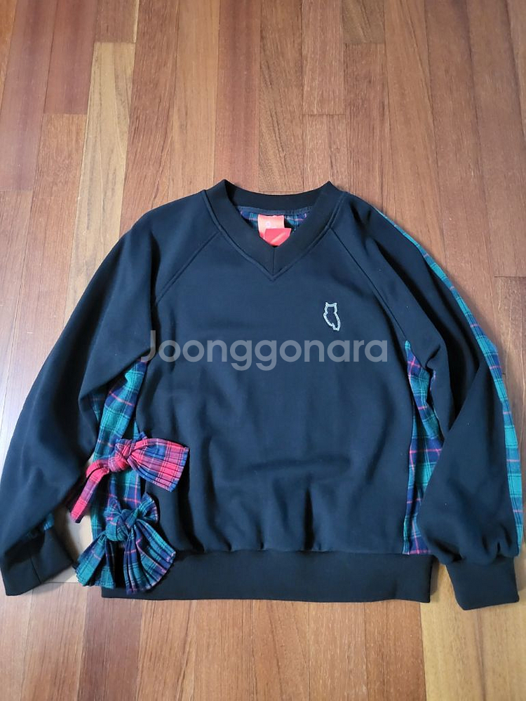 럭키슈에뜨 홀리데이에디션 체크 맨투맨 36--3