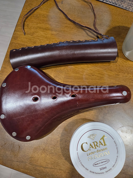 브롬톤에 잘어울리는 브룩스B17 자전거안장 탑튜브--0