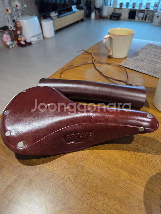 브롬톤에 잘어울리는 브룩스B17 자전거안장 탑튜브--6