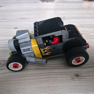 정품 레고 75875 포드 핫로드 판매합니다