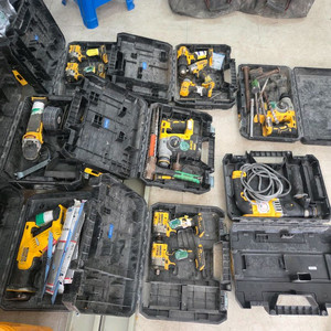 디월트 무선공구 세트