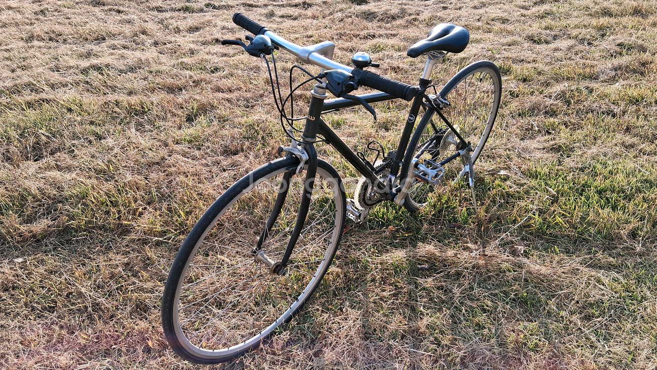 블랙 색상의 레스포 700C 펠릭스 자전거입니다. 레스포 원가 28만원. 라이딩을 즐기시는 분들께 추천드려요. 디자--4