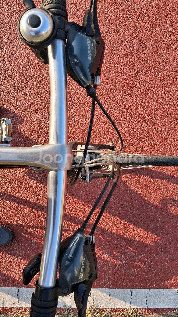 블랙 색상의 레스포 700C 펠릭스 자전거입니다. 레스포 원가 28만원. 라이딩을 즐기시는 분들께 추천드려요. 디자--7