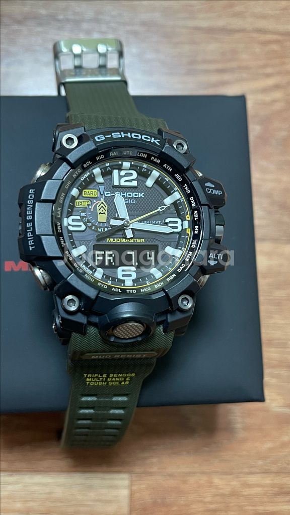 지샥 구머마 GWG-1000 카키 탱크 구머드마스터 쥐샥 전파수신 터프솔라 추가벨베젤, 보증서 O 판매합니다.--3