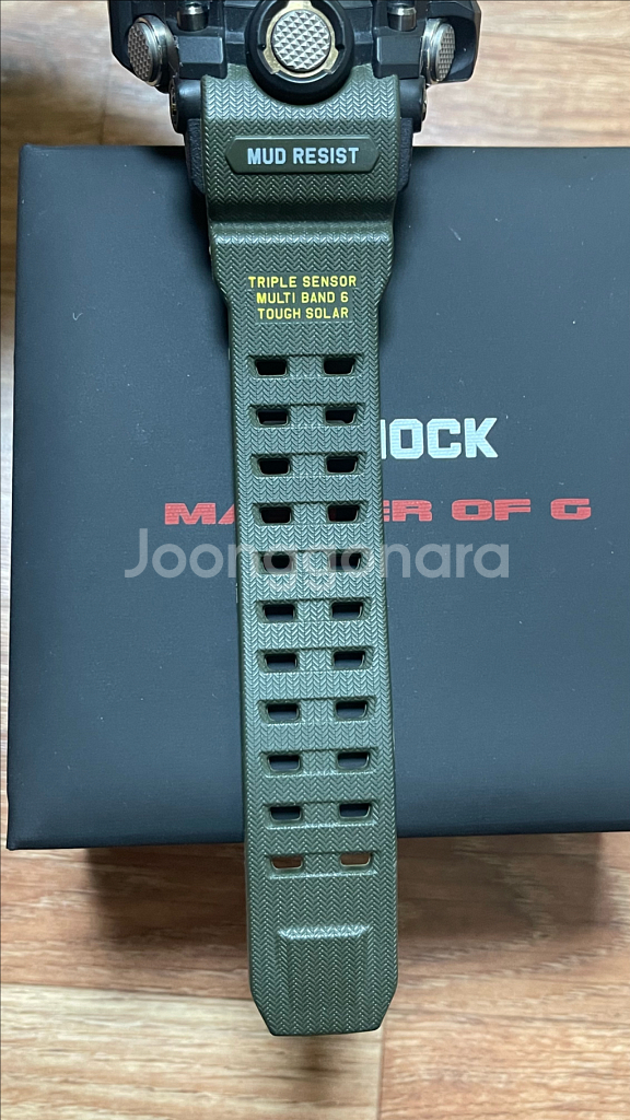 지샥 구머마 GWG-1000 카키 탱크 구머드마스터 쥐샥 전파수신 터프솔라 추가벨베젤, 보증서 O 판매합니다.--4