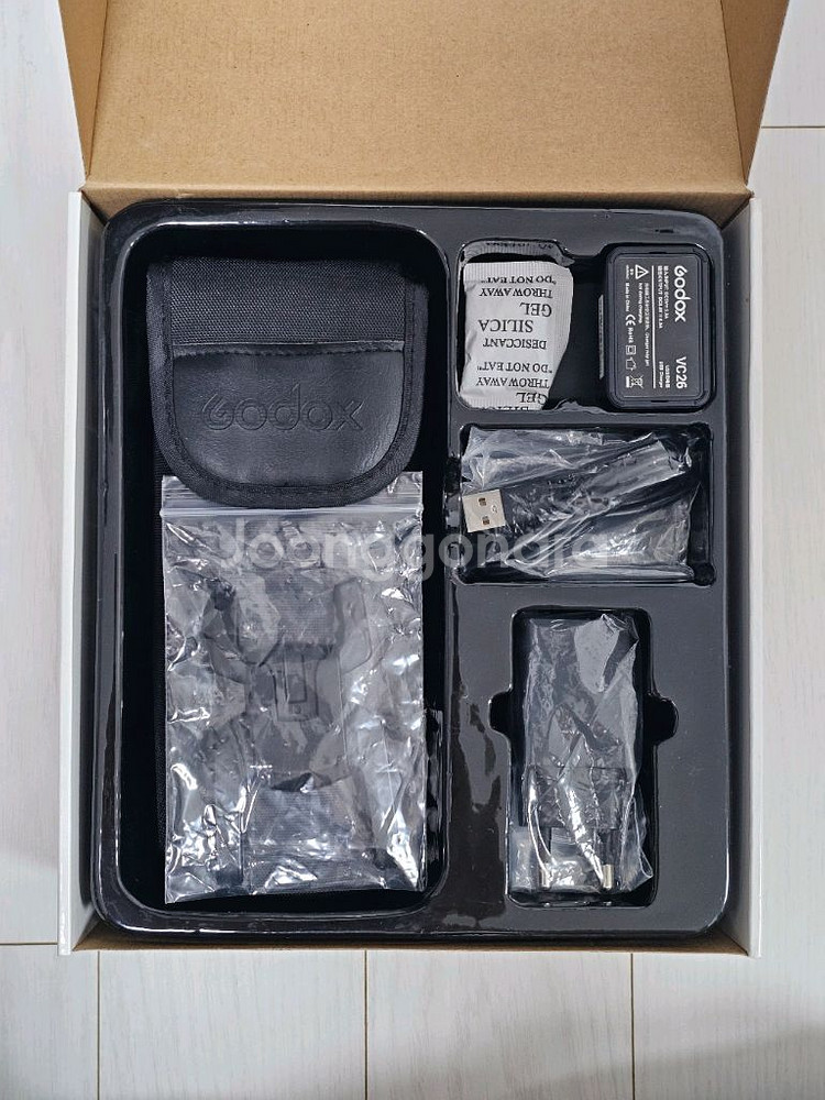 고독스 V1 플래시 + X2T 동조기 + 추가배터리 소니--5