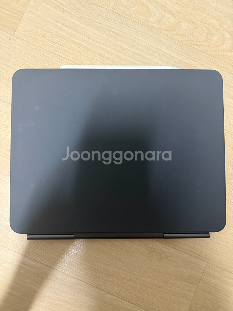 아이패드 프로 m4 13 256(wifi+셀룰러)+ 매직키보드+애플펜슬프로 팝니다--1